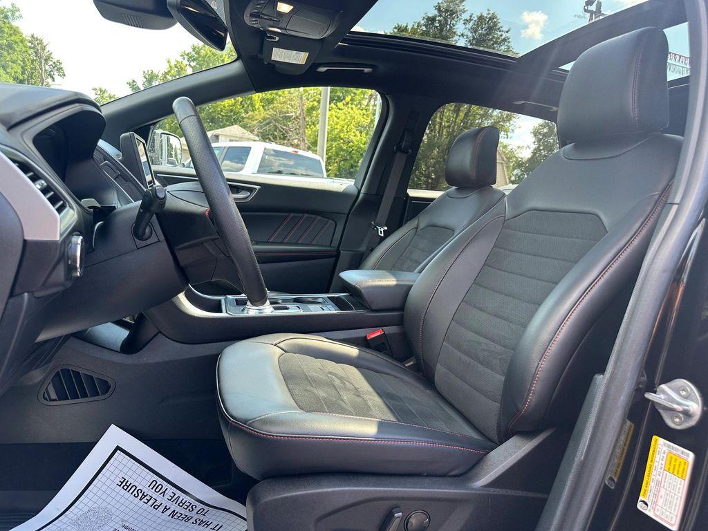 used 2024 Ford Edge car, priced at $35,295