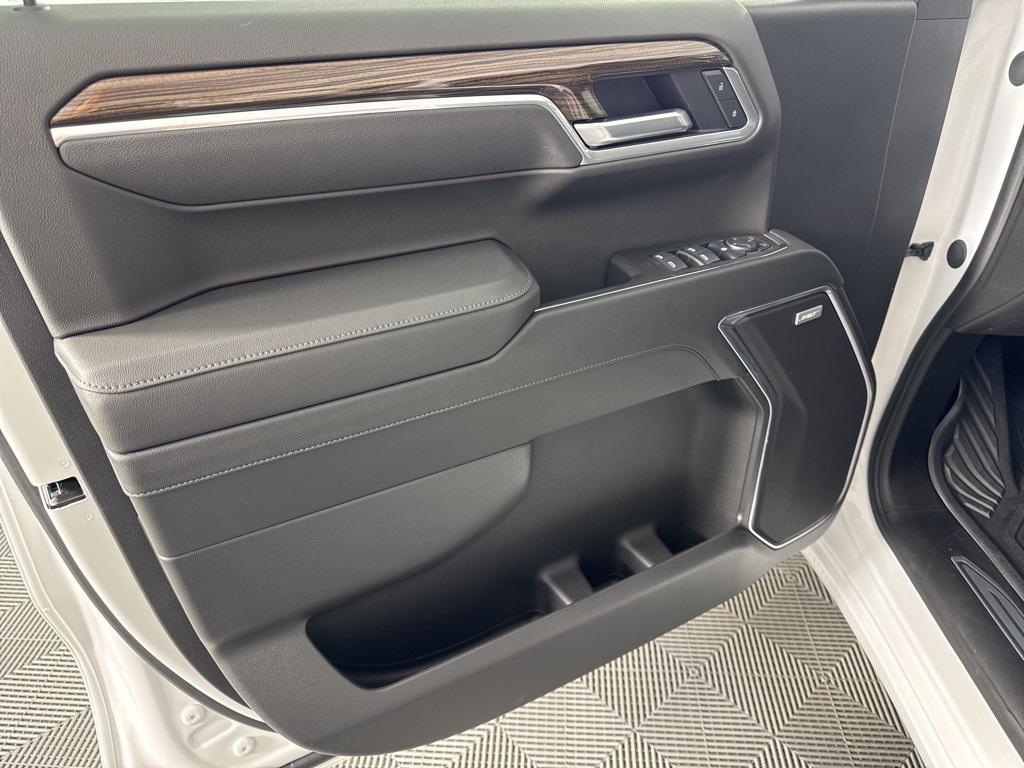 new 2025 Chevrolet Silverado 1500 car, priced at $68,000