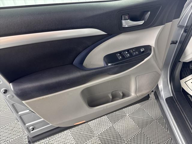 used 2016 Toyota Highlander car, priced at $21,522