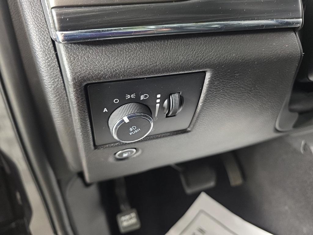 used 2021 Jeep Grand Cherokee car, priced at $21,645