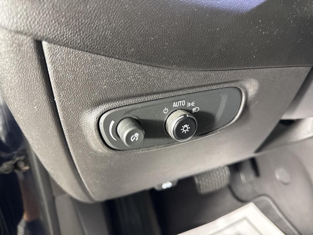 used 2021 Chevrolet Equinox car, priced at $15,887
