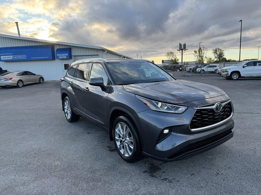 used 2020 Toyota Highlander car, priced at $34,999