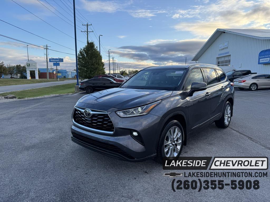 used 2020 Toyota Highlander car, priced at $34,999