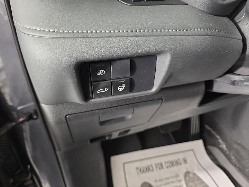 used 2020 Toyota Highlander car, priced at $33,987