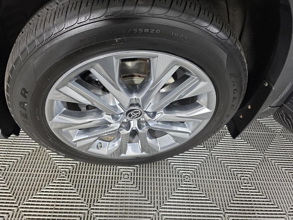 used 2020 Toyota Highlander car, priced at $33,987