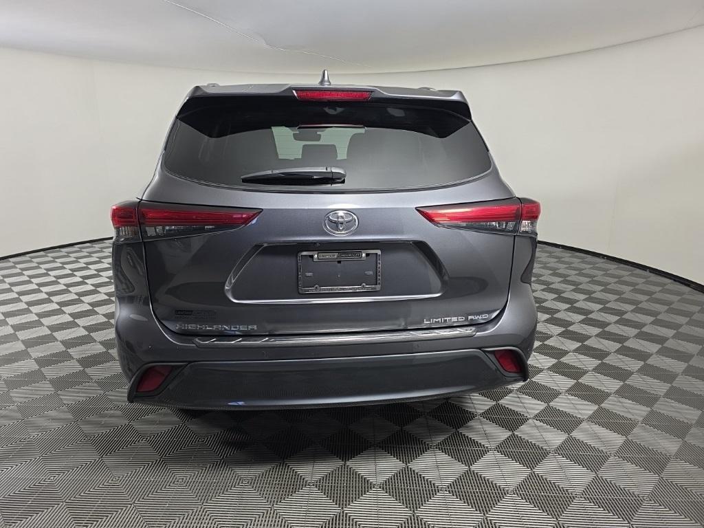 used 2020 Toyota Highlander car, priced at $33,987