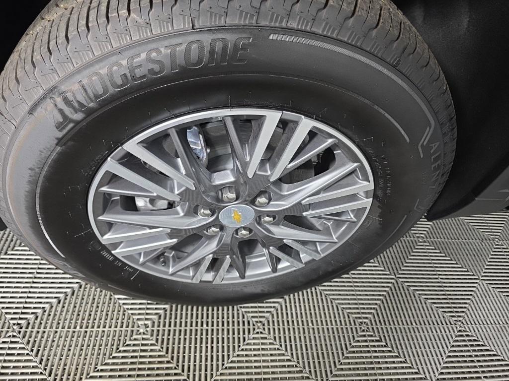 new 2025 Chevrolet Traverse car, priced at $43,045