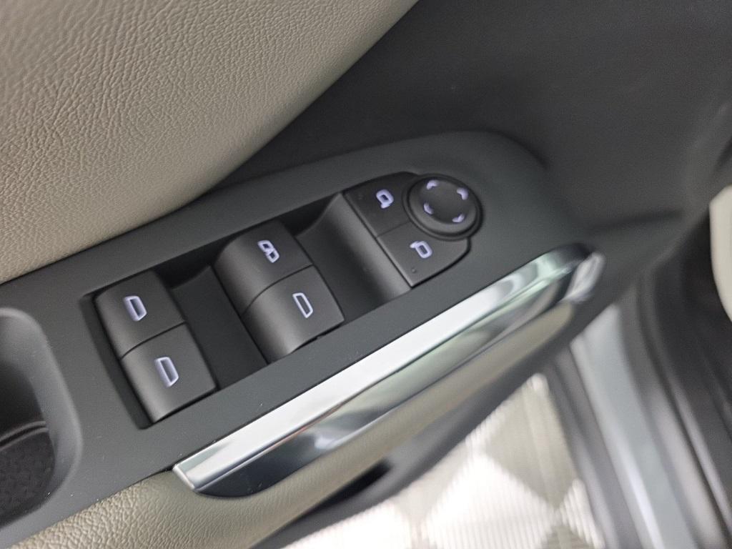 new 2025 Chevrolet Traverse car, priced at $43,045
