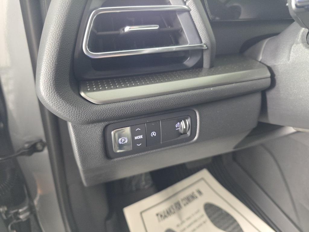 new 2025 Chevrolet Traverse car, priced at $43,045