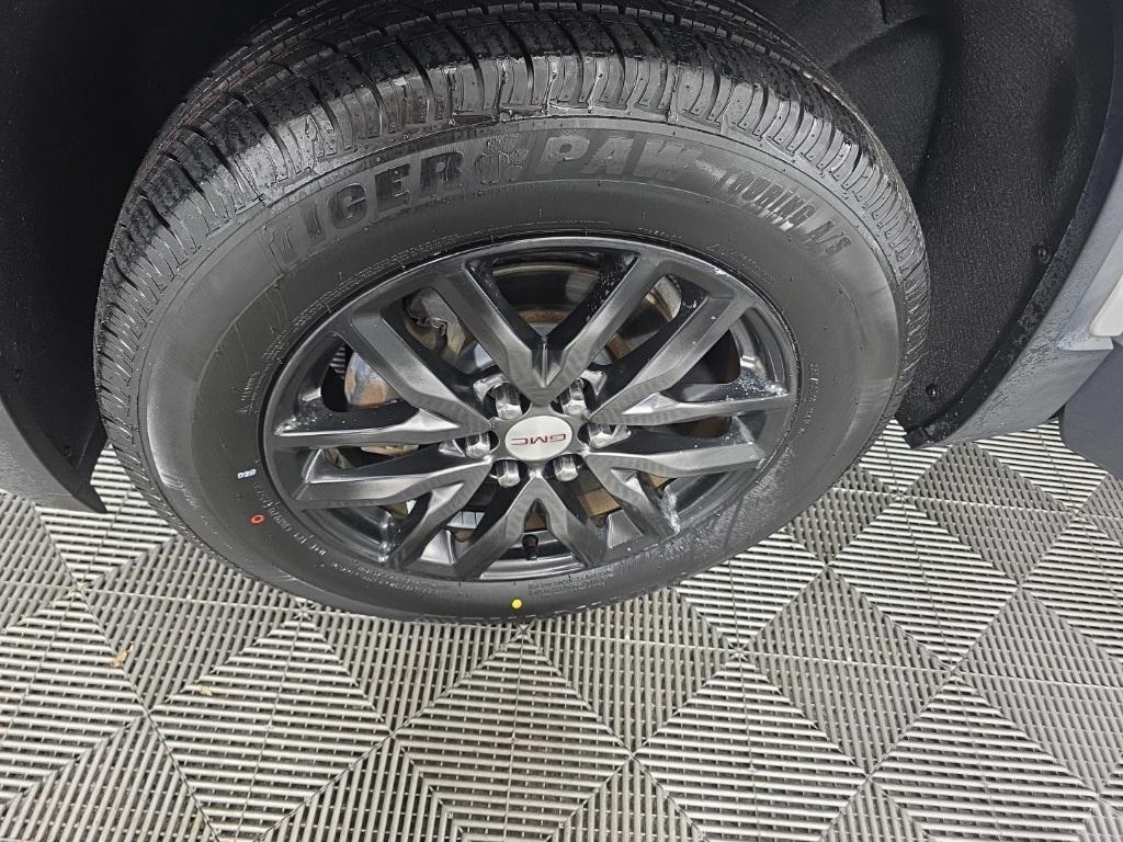 used 2017 GMC Acadia car, priced at $15,082