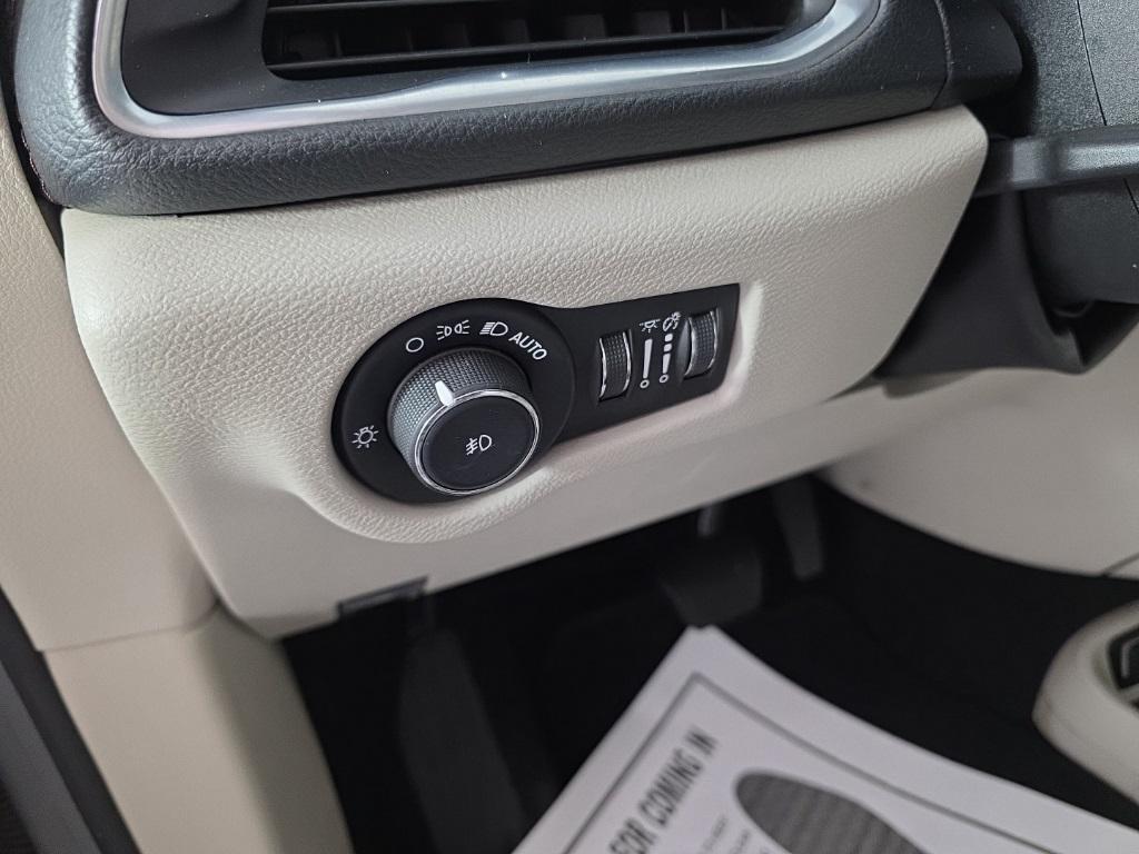 used 2020 Chrysler Pacifica car, priced at $23,225