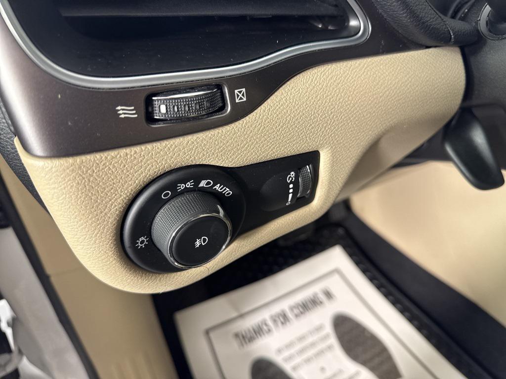 used 2019 Jeep Cherokee car, priced at $11,559