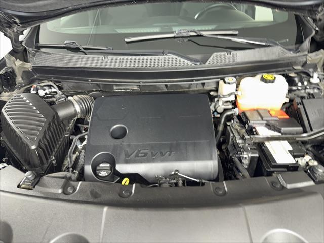 used 2022 Chevrolet Traverse car, priced at $24,197