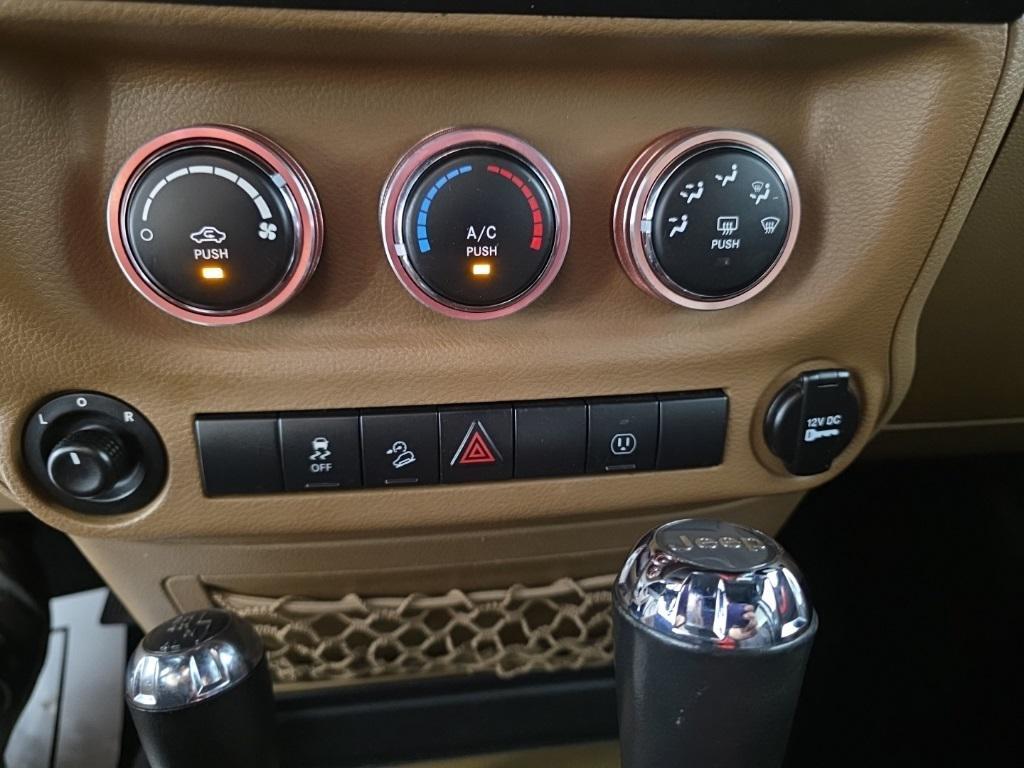 used 2013 Jeep Wrangler Unlimited car, priced at $15,788