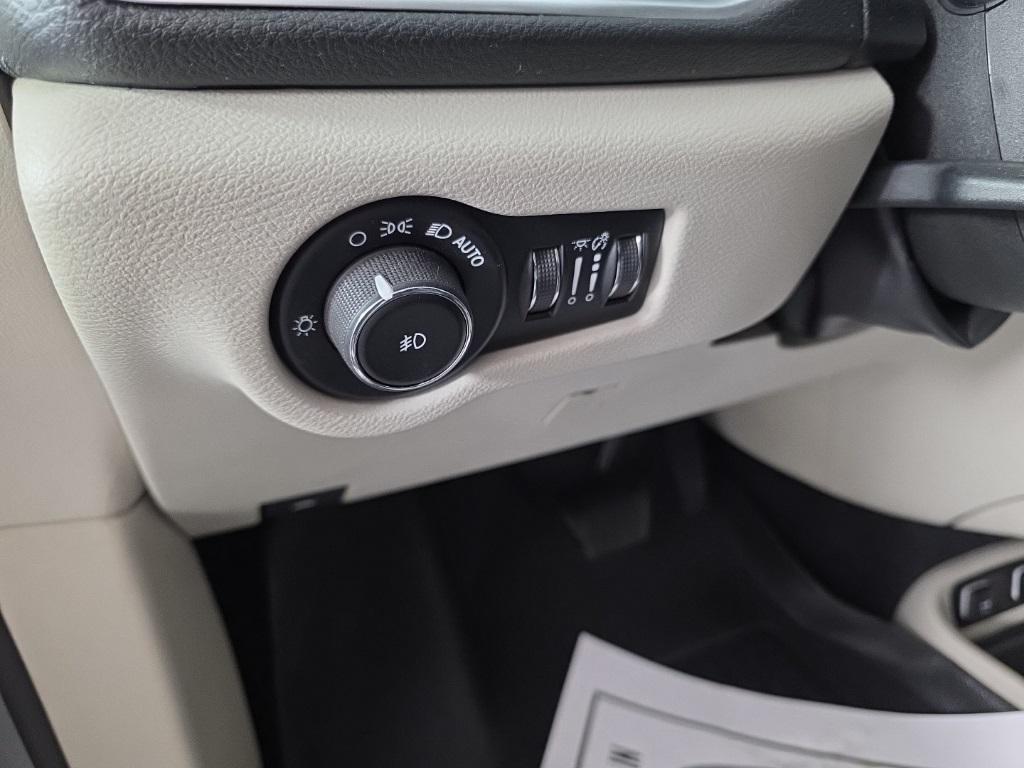 used 2018 Chrysler Pacifica car, priced at $13,845