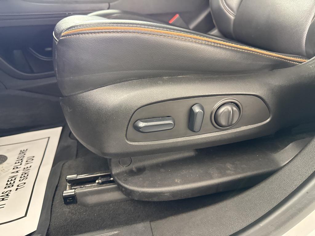 used 2022 GMC Acadia car, priced at $23,197