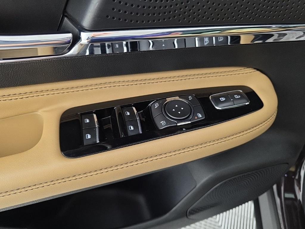 used 2023 Lincoln Corsair car, priced at $36,489