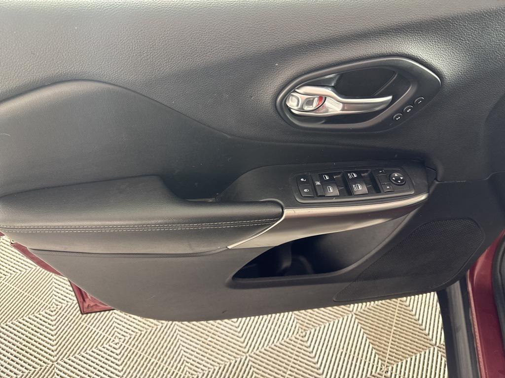 used 2019 Jeep Cherokee car, priced at $16,536