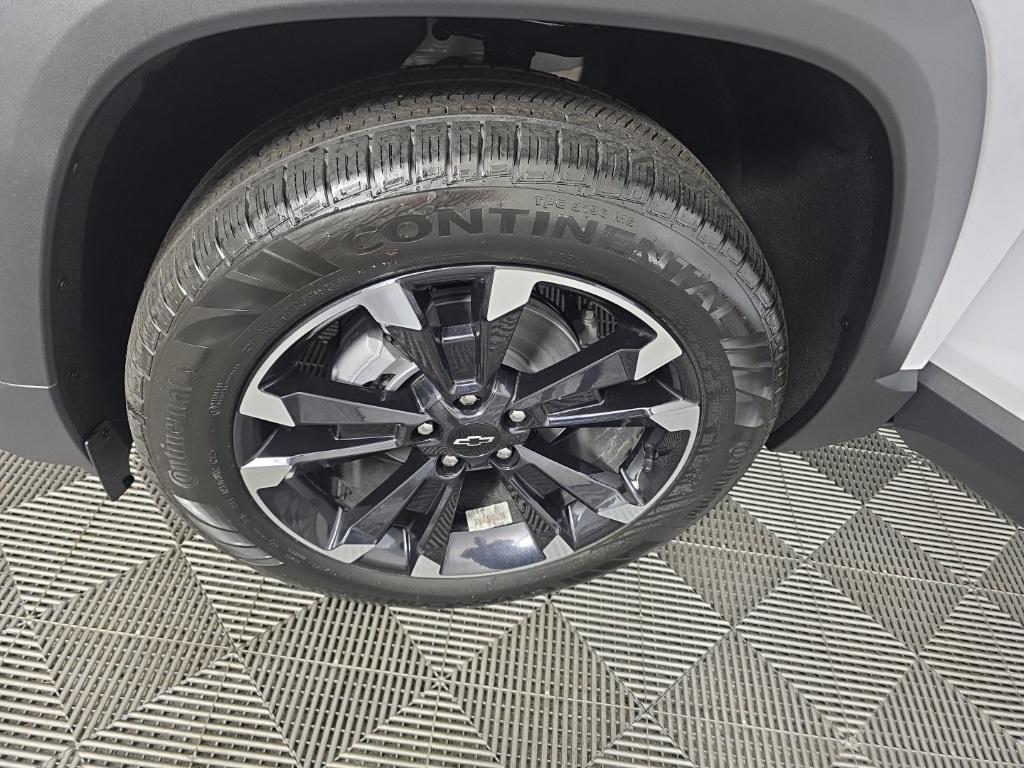 new 2026 Chevrolet Equinox car, priced at $39,340