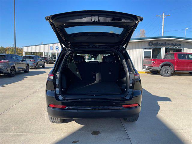 new 2025 Jeep Grand Cherokee car, priced at $49,170