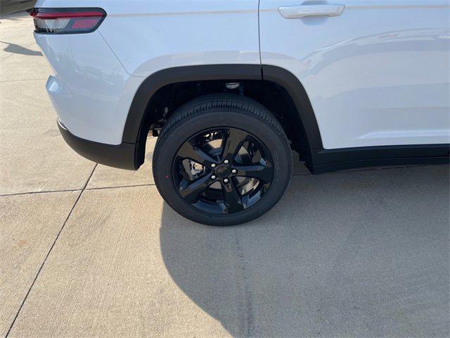 new 2025 Jeep Grand Cherokee car, priced at $48,575