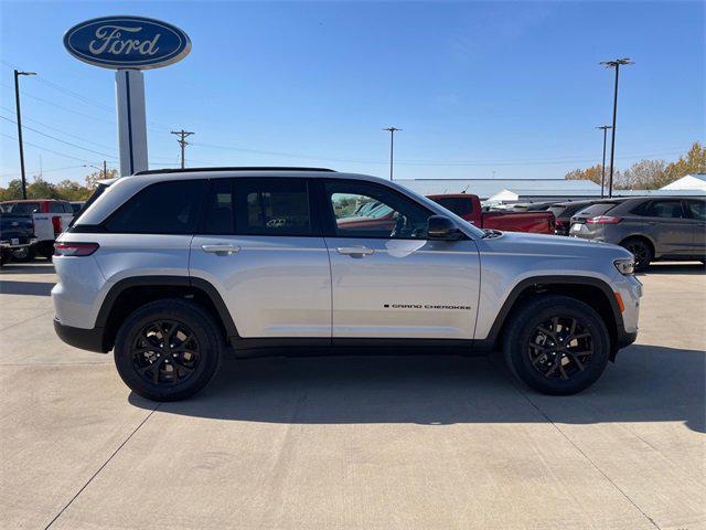 new 2025 Jeep Grand Cherokee car, priced at $47,525