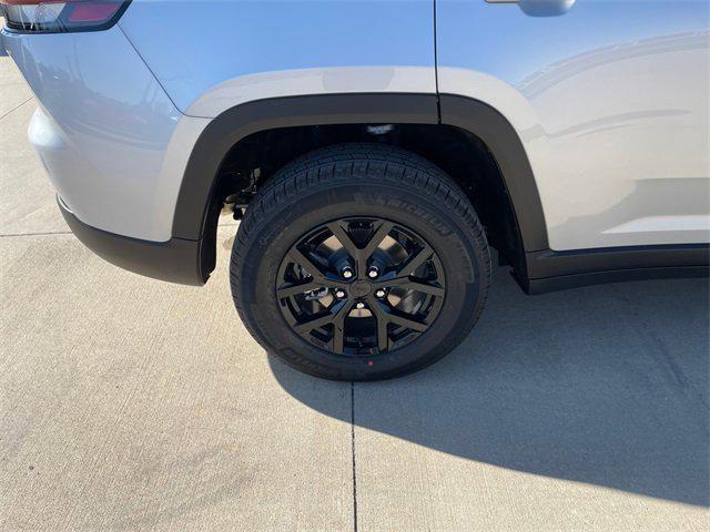 new 2025 Jeep Grand Cherokee car, priced at $47,525