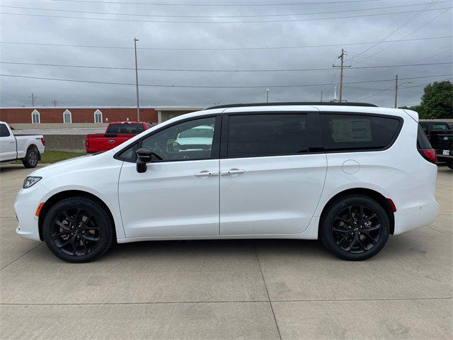 new 2024 Chrysler Pacifica car, priced at $54,516