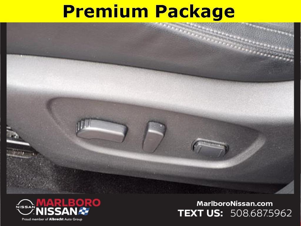 used 2022 Nissan Rogue Sport car, priced at $22,906