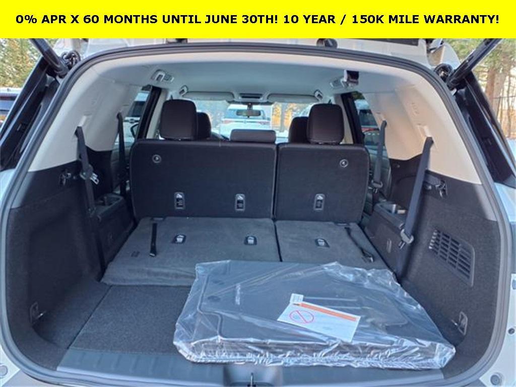 new 2025 Nissan Pathfinder car, priced at $40,992