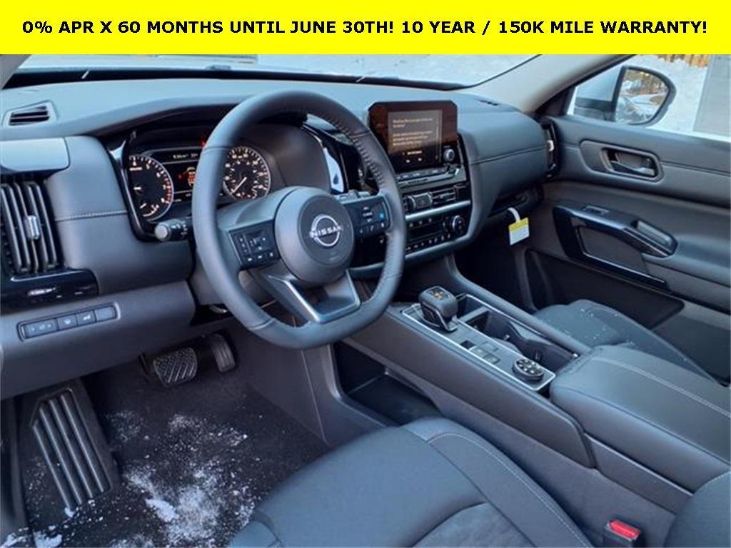 new 2025 Nissan Pathfinder car, priced at $40,992