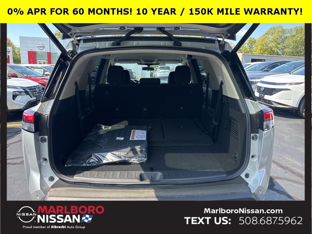 new 2025 Nissan Pathfinder car, priced at $40,292