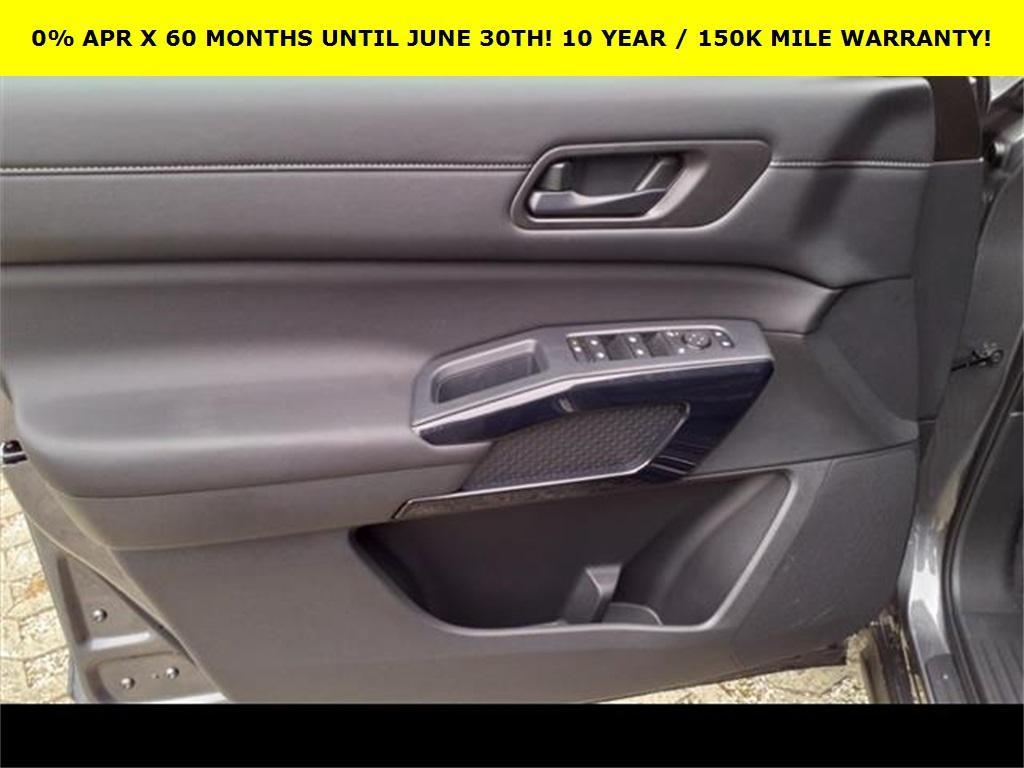 new 2025 Nissan Pathfinder car, priced at $37,648
