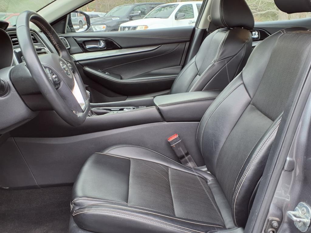 used 2022 Nissan Maxima car, priced at $21,999