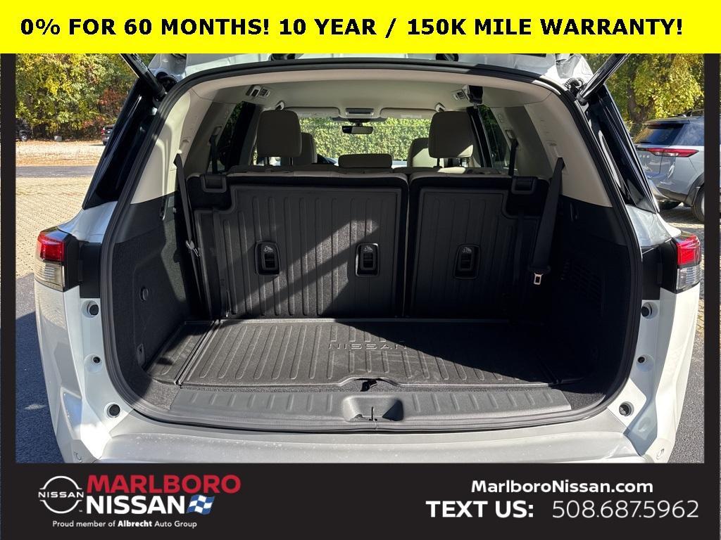 new 2025 Nissan Pathfinder car, priced at $39,055