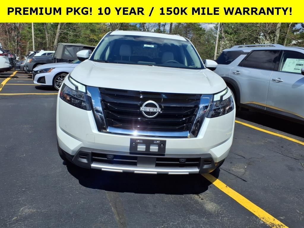new 2025 Nissan Pathfinder car, priced at $46,730