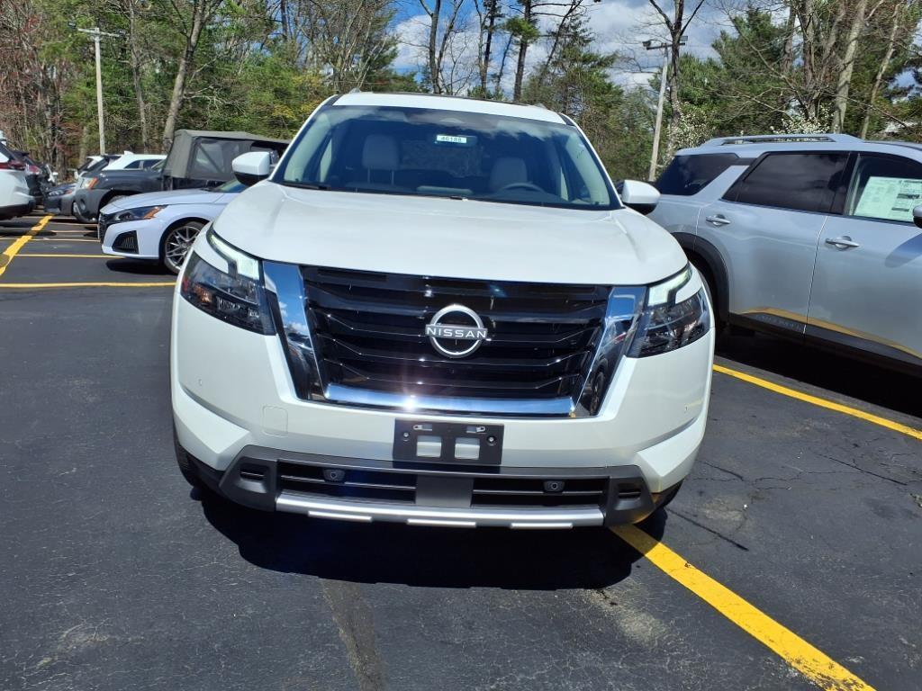 new 2025 Nissan Pathfinder car, priced at $45,230