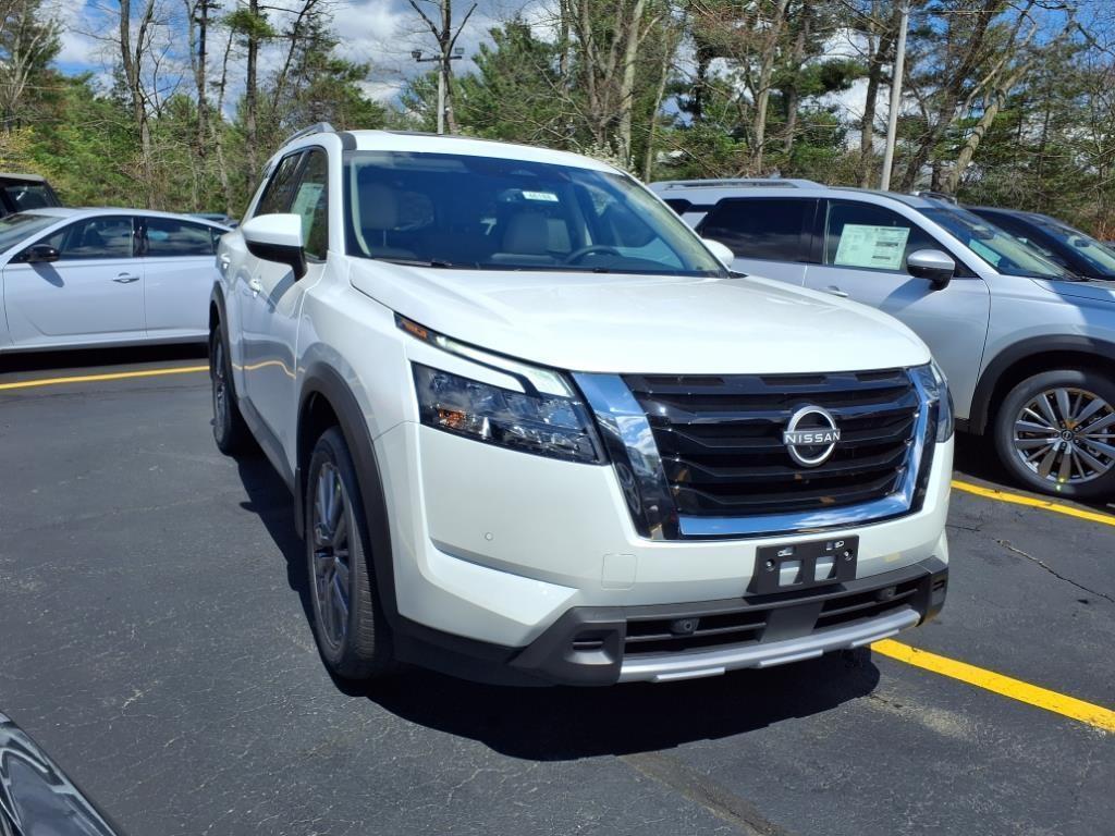 new 2025 Nissan Pathfinder car, priced at $45,230