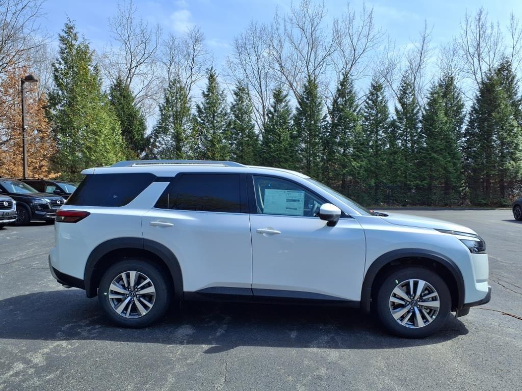 new 2025 Nissan Pathfinder car, priced at $45,083