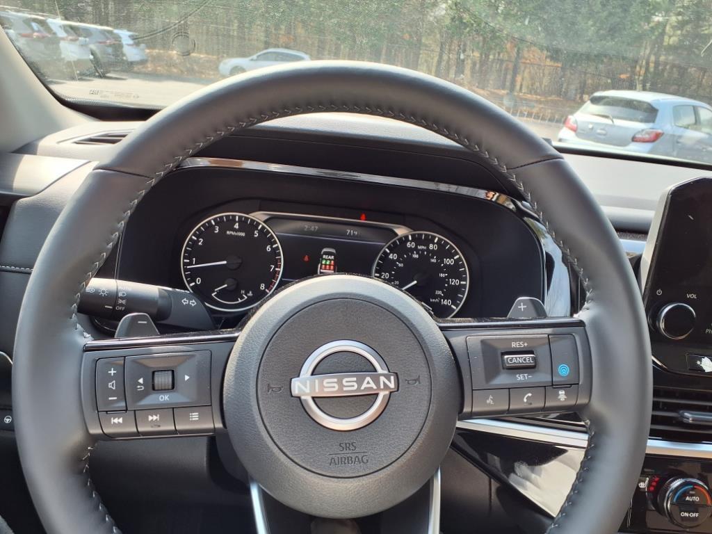 new 2025 Nissan Pathfinder car, priced at $45,083