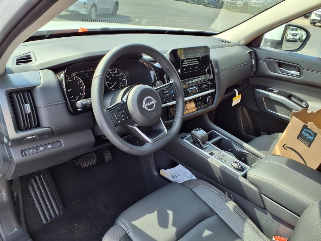 new 2025 Nissan Pathfinder car, priced at $45,083