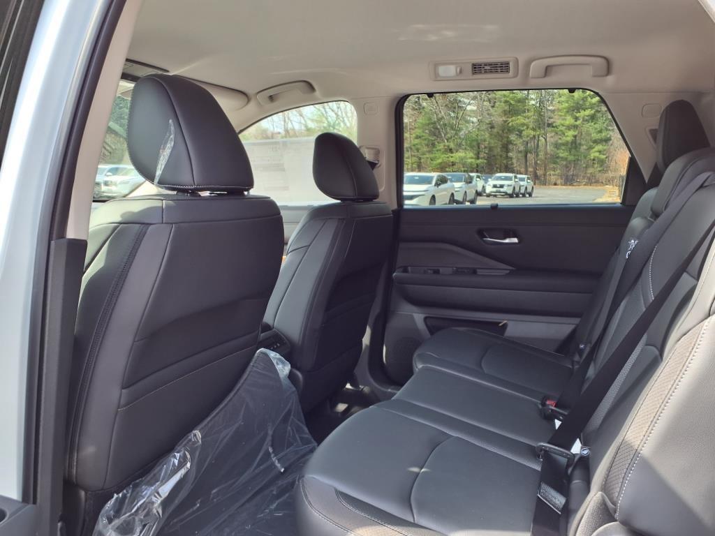 new 2025 Nissan Pathfinder car, priced at $45,083