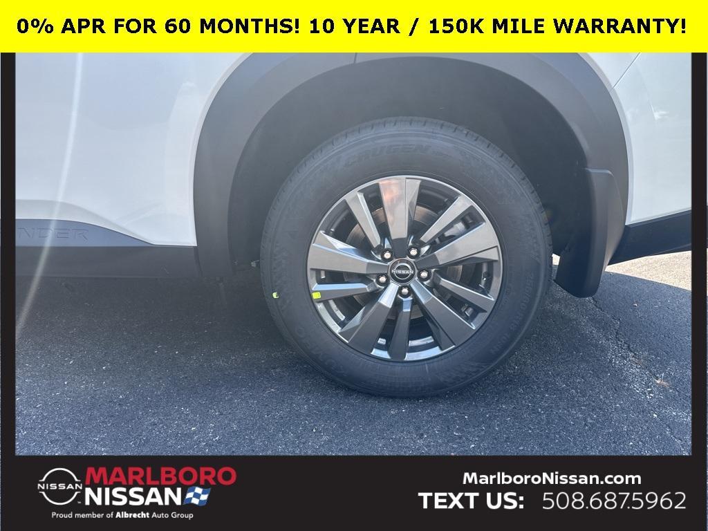 new 2025 Nissan Pathfinder car, priced at $42,571
