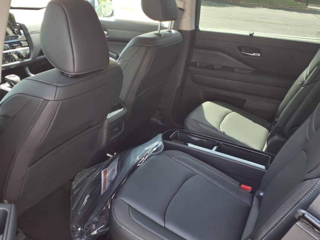 new 2025 Nissan Pathfinder car, priced at $44,381