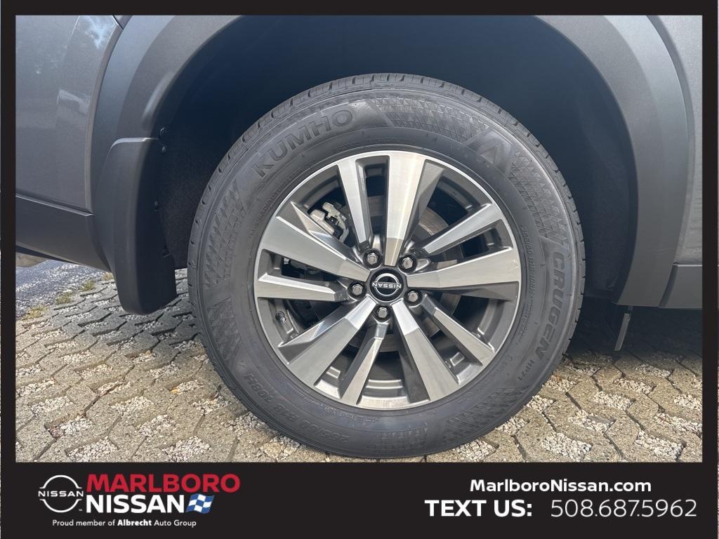 new 2025 Nissan Pathfinder car, priced at $45,191