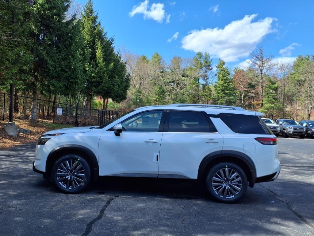new 2025 Nissan Pathfinder car, priced at $45,152