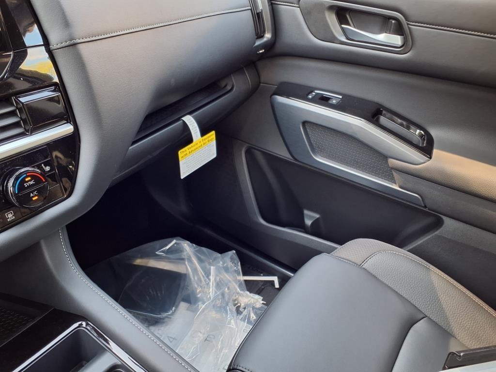 new 2025 Nissan Pathfinder car, priced at $45,152