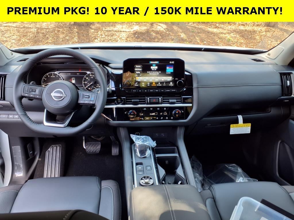 new 2025 Nissan Pathfinder car, priced at $46,652