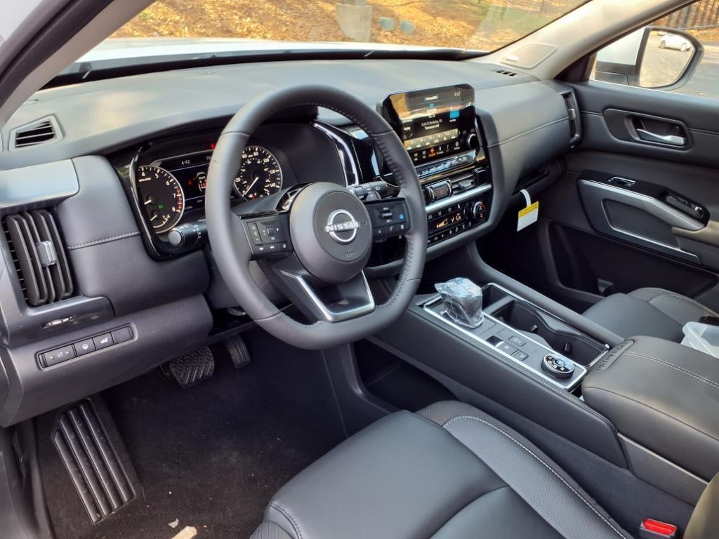 new 2025 Nissan Pathfinder car, priced at $45,152