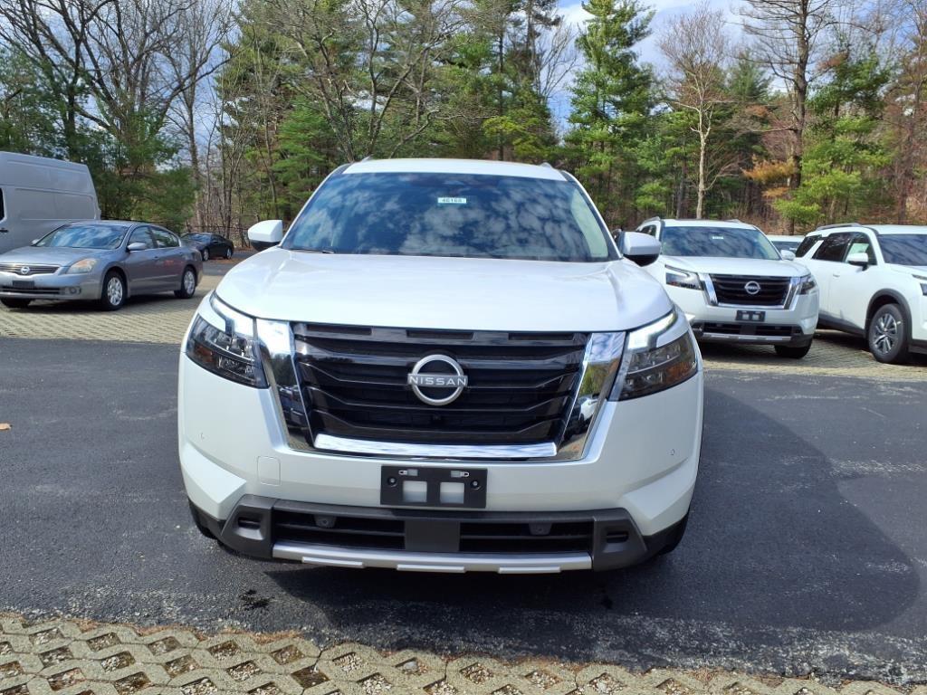 new 2025 Nissan Pathfinder car, priced at $45,083